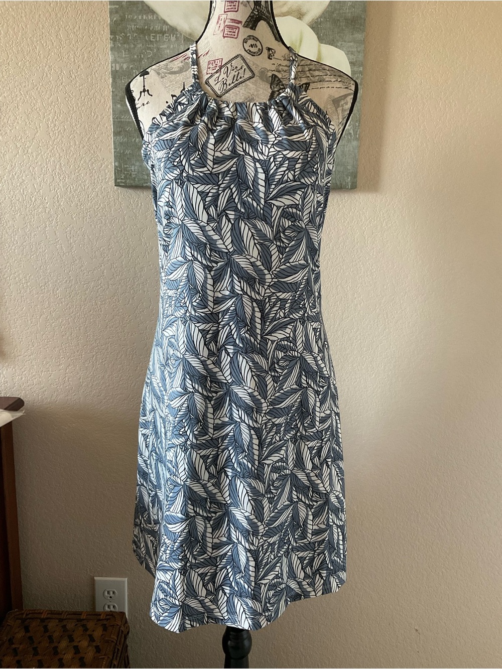 Eddie Bauer Slate Blue and White Leaf-Print Halter Dress. Small
